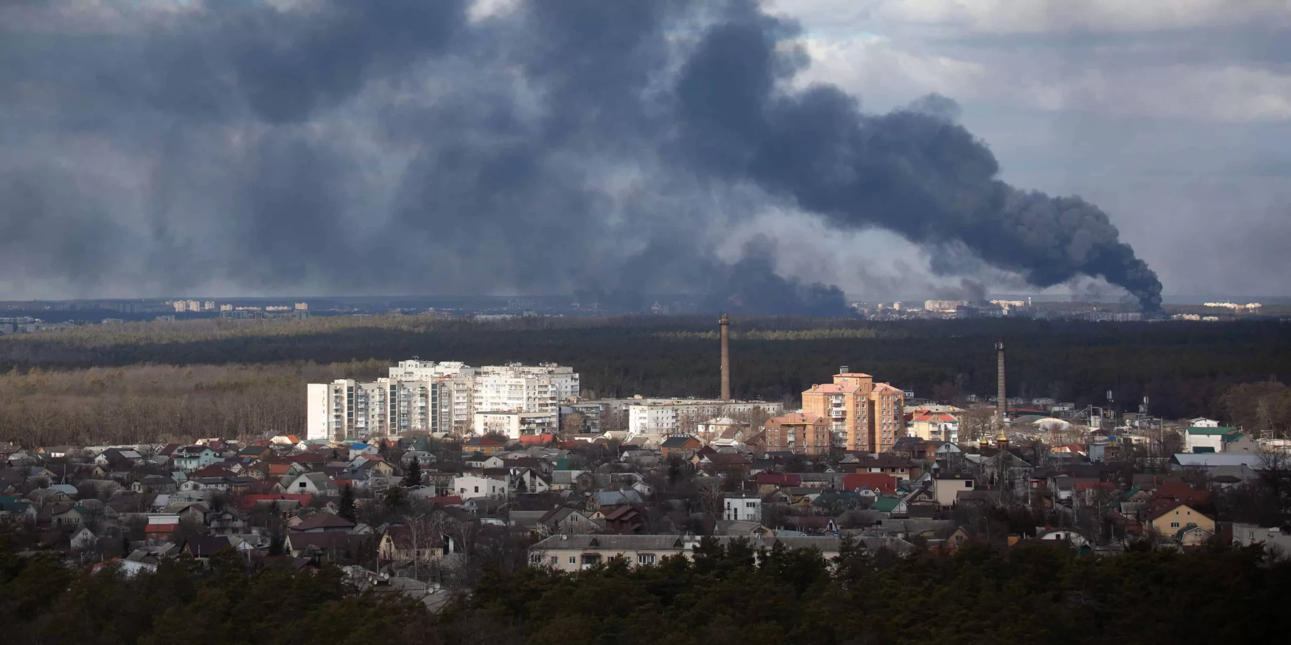 Depositphotos_550109546_XL – wide crop Smoke over landscape in Ukraine